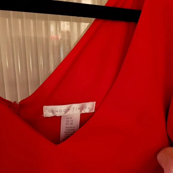 Red Holiday cocktail dress - Picture 5 of 6